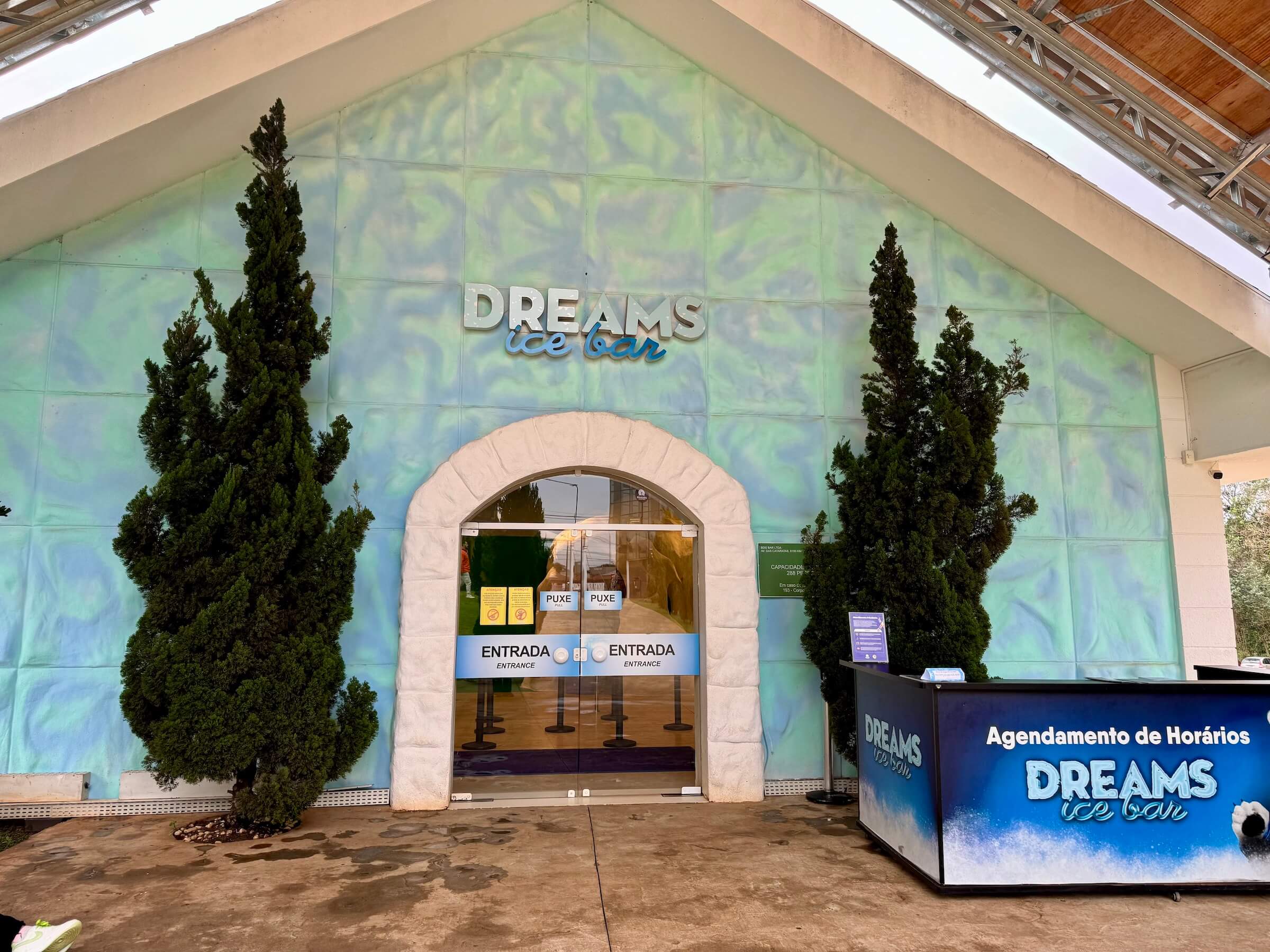 dreams ice bar foz