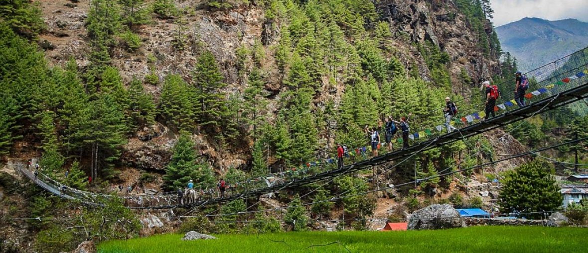 trekking everest