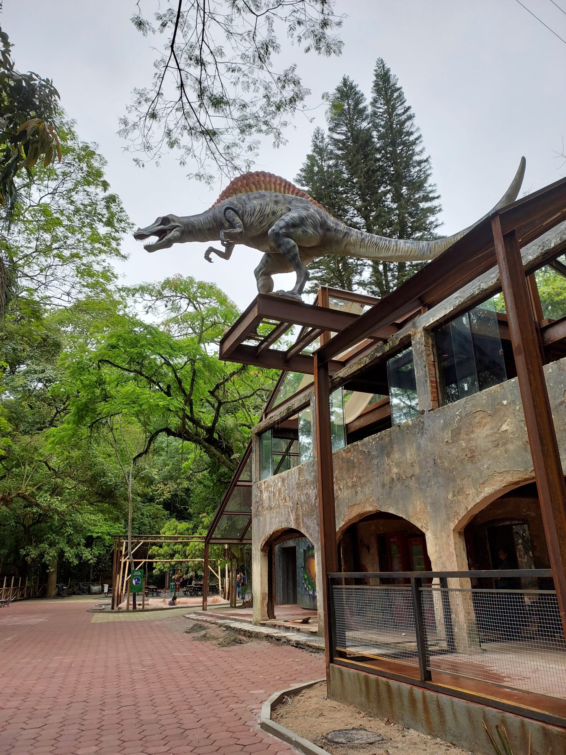 Mega Trenó Terra dos Dinos