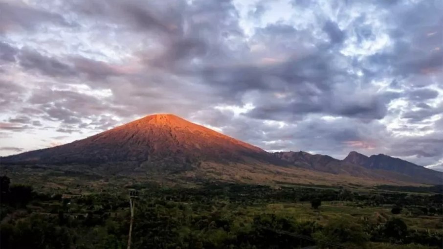 trekking vulcão indonésia