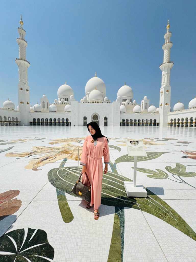 o que saber antes de visitar mesquita Abu Dhabi