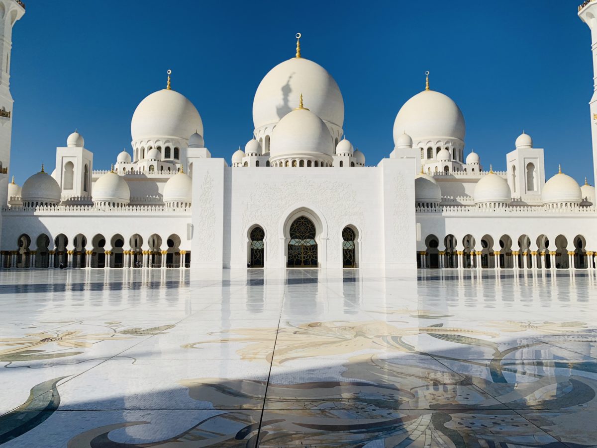 dress code mesquita Abu Dhabi